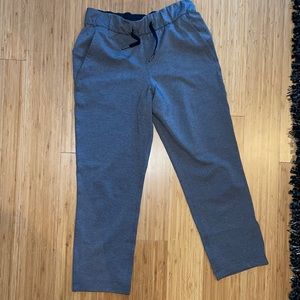 lululemon grey crop joggers!!